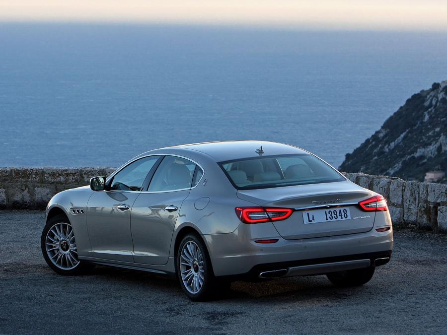  Maserati Quattroporte GTS 2013 года  (фото 10 из 16)